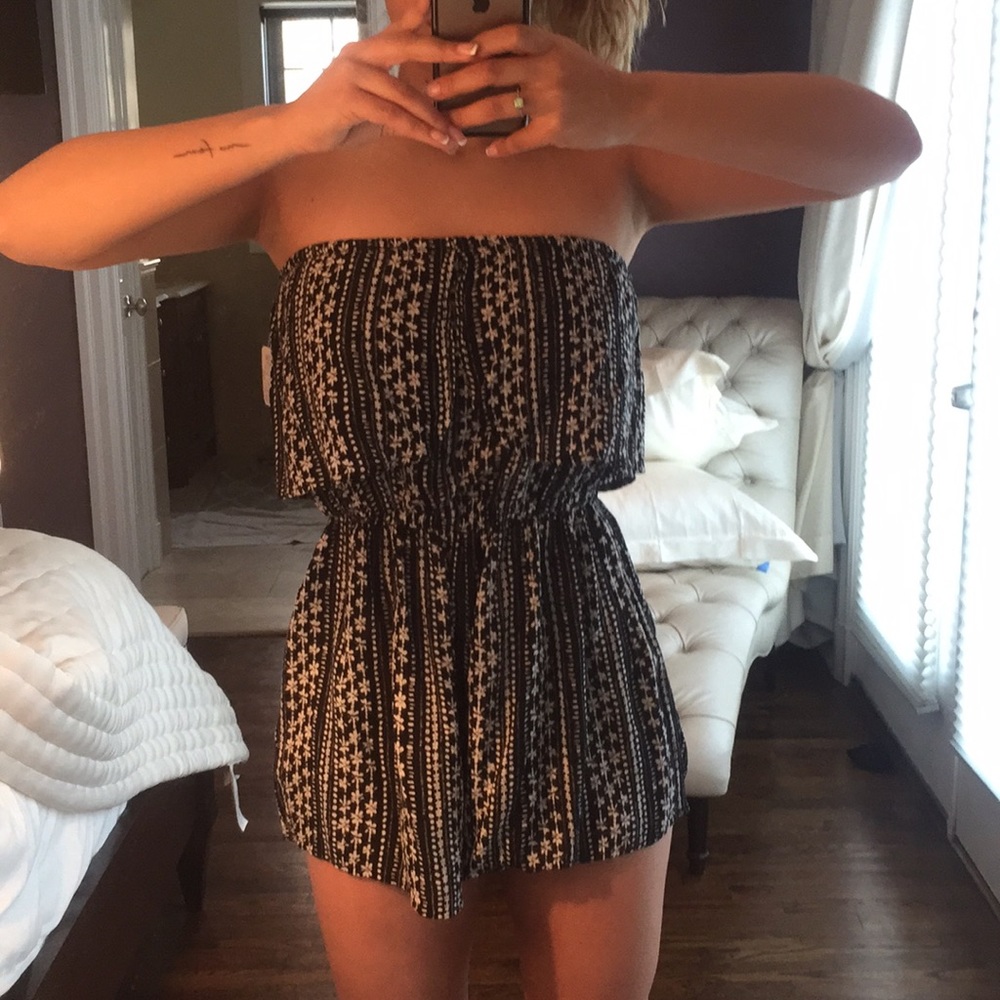 Sleeveless floral romper